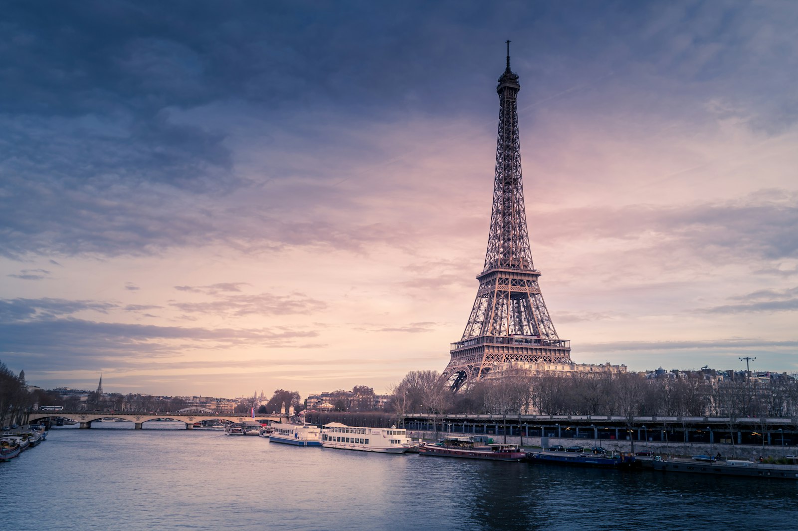 Tour Eiffel a Paris — landmark des 20 km de Paris